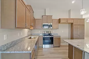 894 Walton Ter Dr, Walton, KY 41094 - Photo 3