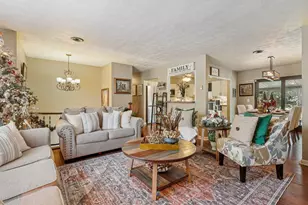 810 Skyline Dr, Florence, KY 41042 - Photo 3