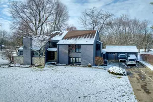 8657 Valleyview Dr, Florence, KY 41042 - Photo 1