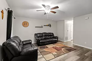 214 W 8th St, Newport, KY 41071 - Photo 5