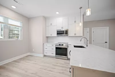 100 W 14th Street #B, Newport, KY 41071 - Photo 5