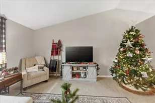 8 N Longwood Ln, Alexandria, KY 41001 - Photo 5