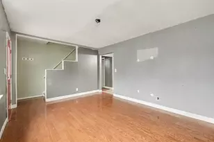 54 Pleasant Dr, Highland Heights, KY 41076 - Photo 5