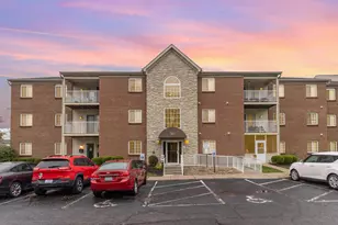 561 Napa Valley Ln, Crestview Hills, KY 41017 - Photo 1