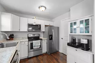 163 Raintree Rd, Florence, KY 41042 - Photo 3