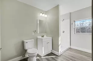 409 Auburn St, Latonia, KY 41015 - Photo 9