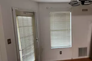 33 Highland Meadows Cir, Highland Heights, KY 41076 - Photo 5