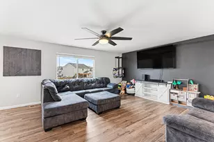 919 Darlington Creek Dr, Alexandria, KY 41001 - Photo 3