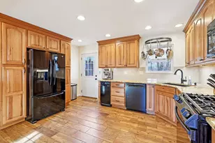 2239 Wideview Dr, Covington, KY 41011 - Photo 3