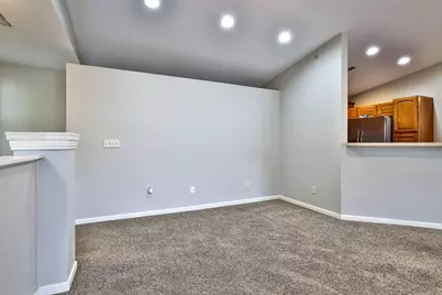 408 Breezewood Court #300, Covington, KY 41016 - Photo 9