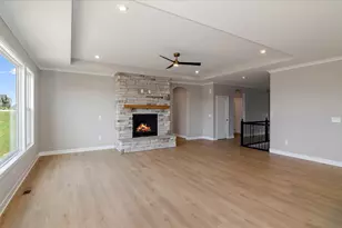 737 Man O War Blvd, Union, KY 41091 - Photo 11