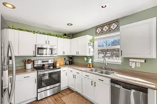 10125 Breezy Ln, Florence, KY 41042 - Photo 15