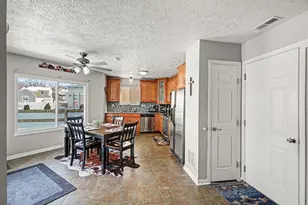 2366 Hummingbird Ln, Hebron, KY 41048 - Photo 11