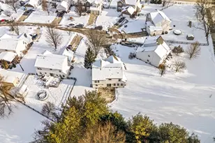 909 Surfridge Dr, Hebron, KY 41048 - Photo 7