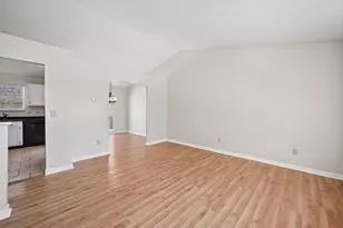 554 Ripple Creek Dr, Elsmere, KY 41018 - Photo 3