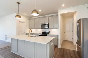 348 Cornwall Dr, Florence, KY 41042 - Photo 7