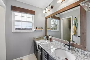 2225 Forest Lawn Dr, Florence, KY 41042 - Photo 17