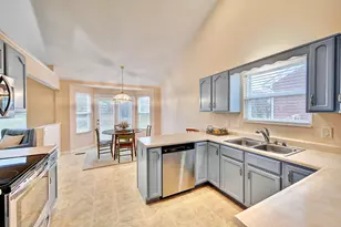 2736 Coachlight Ln, Burlington, KY 41005 - Photo 7