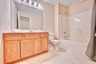 2736 Coachlight Ln, Burlington, KY 41005 - Photo 17