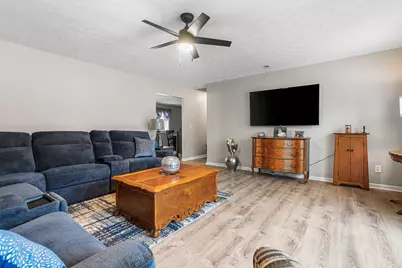 11126 Lakeview Drive, Union, KY 41091 - Photo 9