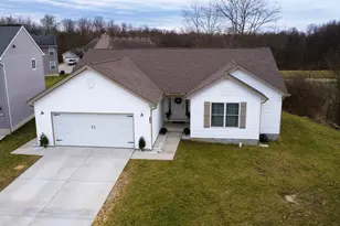 122 Keeneland Dr, Williamstown, KY 41097 - Photo 1
