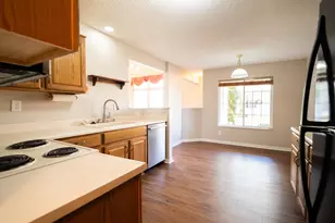 8589 Commons Ct, Florence, KY 41042 - Photo 9