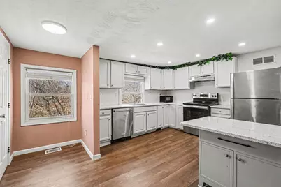 29 Veterans Drive, Highland Heights, KY 41076 - Photo 3