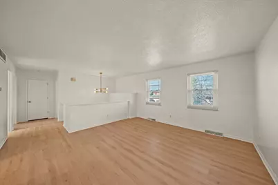 2237 Wideview Dr Drive, Covington, KY 41011 - Photo 7