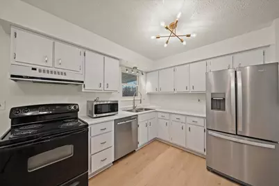 2237 Wideview Dr Drive, Covington, KY 41011 - Photo 9