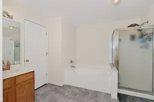 7075 Glen Kerry Ct, Florence, KY 41042 - Photo 13