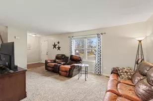 7775 Cedar Wood Cir, Florence, KY 41042 - Photo 5