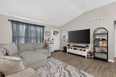 102 Ashley Drive, Dry Ridge, KY 41035 - Photo 3