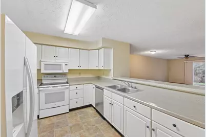 2097 Clareglen Drive #102, Crescent Springs, KY 41017 - Photo 5