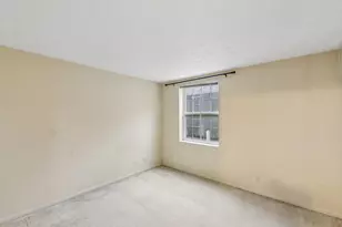 2097 Clareglen Dr, Crescent Springs, KY 41017 - Photo 9