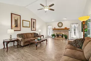 1233 Mesa Dr, Erlanger, KY 41018 - Photo 3