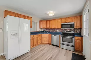 3060 Featherstone Dr, Burlington, KY 41005 - Photo 5