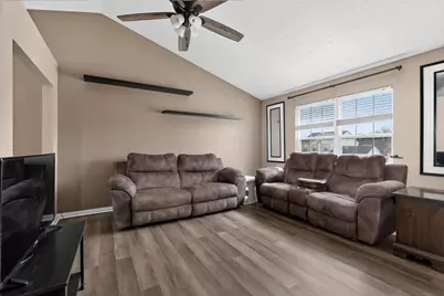 121 Indiancreek Drive, Covington, KY 41017 - Photo 7