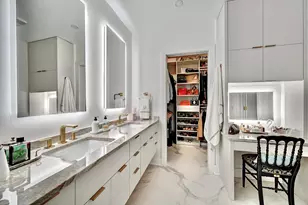 700 Ovation Wy, Newport, KY 41071 - Photo 9