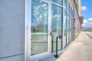 700 Ovation Wy, Newport, KY 41071 - Photo 1