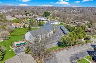 19 Carriage House Dr, Fort Thomas, KY 41075 - Photo 1