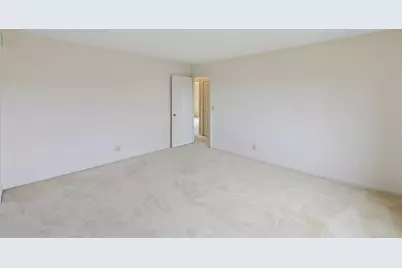 1 Colonel Pointe Drive, Newport, KY 41076 - Photo 19