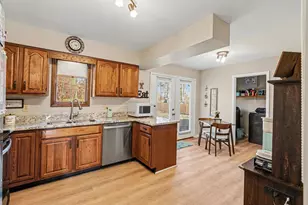 8182 N Dilcrest Cir, Florence, KY 41042 - Photo 9