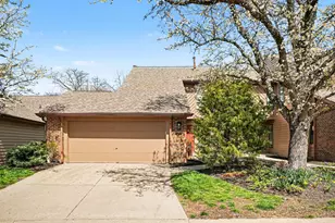 7002 Nob Hill Dr, Fort Thomas, KY 41075 - Photo 1