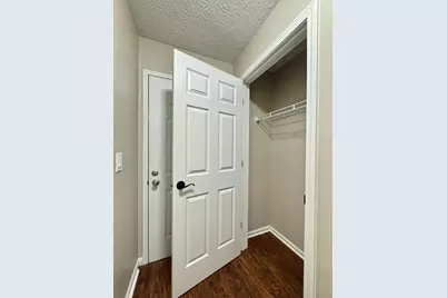 410 Lakeview Drive #11, Wilder, KY 41071 - Photo 7