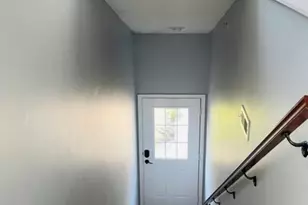 422 Breezewood Ct, Ludlow, KY 41016 - Photo 3