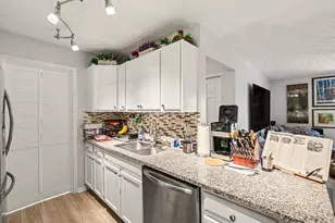 10148 Carnation Ct, Florence, KY 41042 - Photo 3