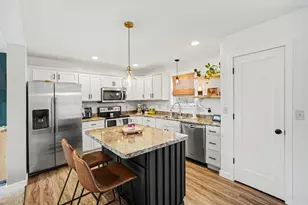 1697 Bingham Cir, Hebron, KY 41048 - Photo 5