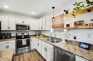 1697 Bingham Cir, Hebron, KY 41048 - Photo 7