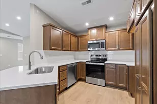 572 Station Dr, Ludlow, KY 41016 - Photo 3