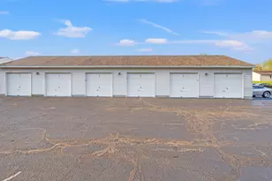 413 Poinsetta Ct, Florence, KY 41042 - Photo 5